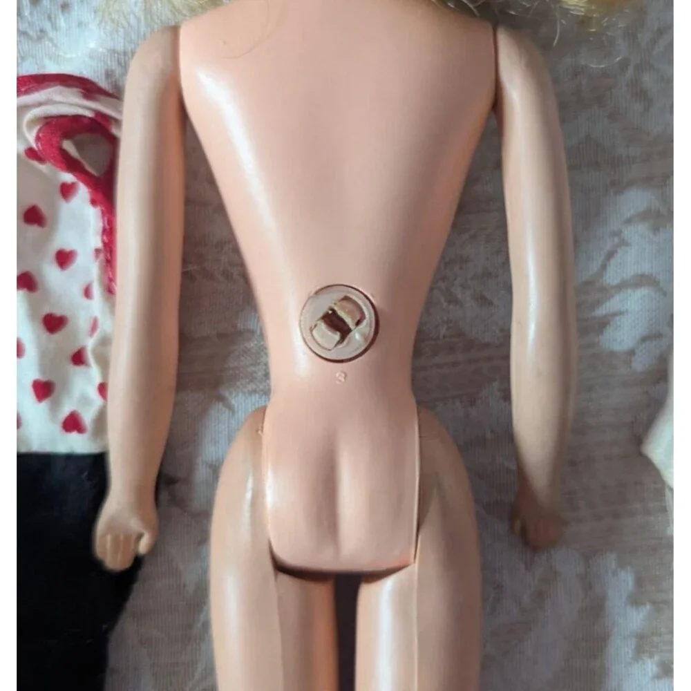 Vintage Tressy Magic Make up doll hair growing 1960s pale face side eye